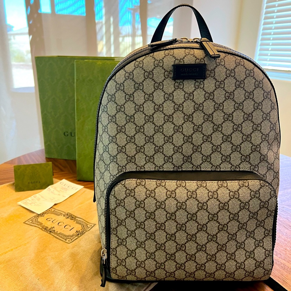 Gucci Supreme Backpack (larger size)